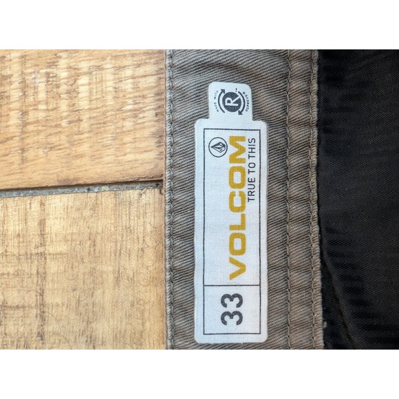 Volcom Shorts Mens 33 Olive Chino Flat Front Casual Y2K Pockets Belt Loops - Picture 5 of 5